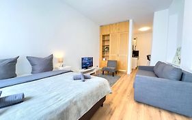 Moderne Wohnung Im Zentrum Der Altstadt - Altbau Flair, Wlan